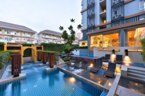 Гостиница The Grass Serviced Suites  Паттайя